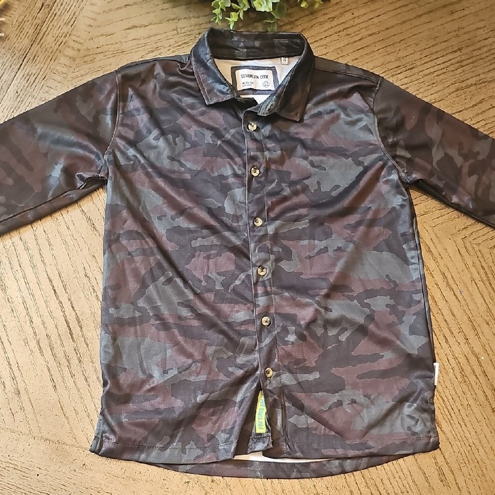 Sovereign Code Boys Camo Button-Up Shirt Size 10/12